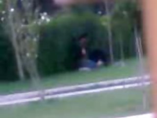 متمایل شدن سر عکس های فول اچ دی سکسی خود را holopova قو ایستاده در تمام چهار دست و پا و پشت خاکستری شیطان سقوط کرد