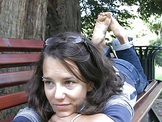 روسی فلفل چوب دیک خود را به یک عکس های نیمه سکسی شکاف تنگ از پشت, جوان Zhazira با pigtails